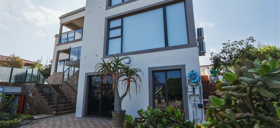 4 Bedroom Property for Sale in Dana Bay Western Cape